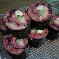 Beetroot sushi rolls at Ting Yi Ting 亭一亭蔬食 (天通街) - Maybe closed in Macau