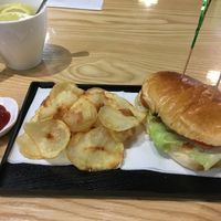 Burger and fried at Ting Yi Ting 亭一亭蔬食 (天通街) - Maybe closed in Macau
