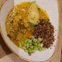 yellow avocado curry 12,55€ at Dean & David - Hauptbahnhof in Dusseldorf