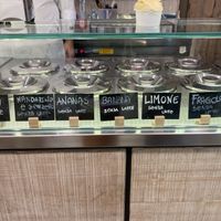 Vegan flavours of the day  at Gelateria Pescara La Fonte in Pescara