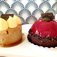 Vegan Peach Flower & Vegan Cherry Lady at Isabella Glutenfreie Patisserie - Oberkassel in Dusseldorf