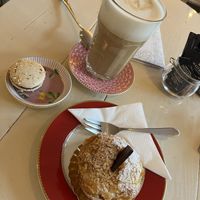 Nuss-Nougat Macaron und Apfel-Mandel-Törtchen   at Isabella Glutenfreie Patisserie - Oberkassel in Dusseldorf