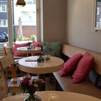 Das Café von innen at Isabella Glutenfreie Patisserie - Oberkassel in Dusseldorf