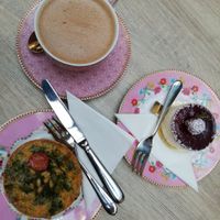 Snack time at Isabela's at Isabella Glutenfreie Patisserie in Hamburg