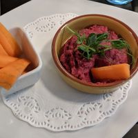 Beetroot hummus and crudités at Y Sgwar in Porthmadog