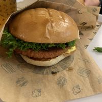 Classic burger  at VINCENT - East Side Mall in Berlin