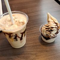 milkshake and soft ice cream at VINCENT - East Side Mall in Berlin