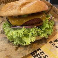Cheese burger   at VINCENT - East Side Mall in Berlin