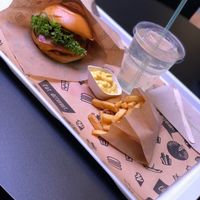 Bacon cheeze burger with garlic mayo at VINCENT - East Side Mall in Berlin