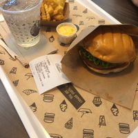 burger, fries and rosemary lemonade  at VINCENT - East Side Mall in Berlin