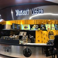 Shop at VINCENT - East Side Mall in Berlin