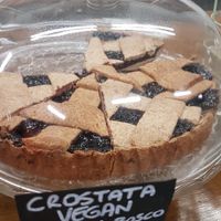 Vegan fruit tart at Filter in Pisa