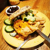 Thai chicken chilli "everything" bagel at Bagels & Beans in Roermond