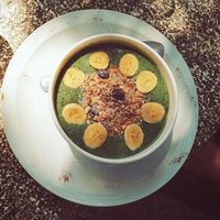 Green smoothie bowl at Sano Banano in Montezuma