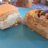 Tompouce and Dutch king cake at Epicurieus in The Hague
