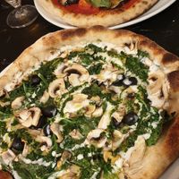 Vegane Pizzen at Sotto in Berlin