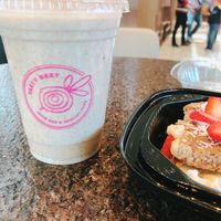 licuado de plátano y mango con linaza y maca  at Tasty Beet in Chihuahua