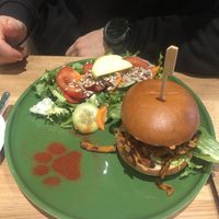 Happy Piggy Burger (14€)  at Katzentempel - Leipzig Ost in Leipzig