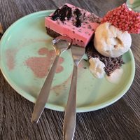 Rasperry cake with ice cream at Katzentempel - Leipzig Ost in Leipzig