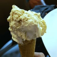 Almond ice cream at Voglia Matta in Siracusa