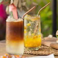 Espresso lemonade and Pineapple+coconut+turmeric tisana at Gardeno in Tijuana