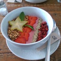 Strawberry Bliss Bowl und Breakfast Bowl at Die 3 Schwestern in Muenster