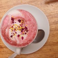 Pink chai latte at Kula in Pisac