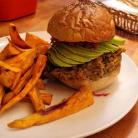Pulled pork sandwich with sweet potato chips at Kula in Pisac