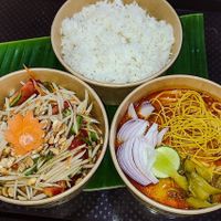 Khao SOI and Som Tam at Munchies Tha Phae Gate in Chiang Mai