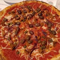 Tuna and onions at Pizzeria Piola in Treviso