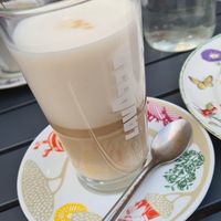 Latte macchiato au lait d'avoine at Verdura in Metz