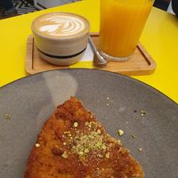 Carrot and orange cake at Parcería - Culto Al Cafè in Sevilla