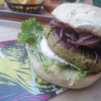 Der vegane Hulk Burger mit Brokkoli-Patty. 🥦 at Bootschaft in Hildesheim