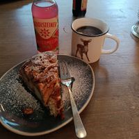 Apfel Zimt Kuchen, Americano und Limo at Marny's in Dusseldorf