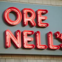 outside sign at Ore Nell's Barbecue in Kittery