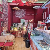 Nice interior at Thaivetro Oldtown Ice Cream in Phuket