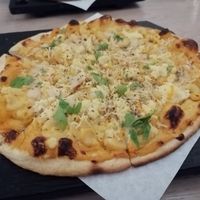 Mac n cheeza pizza!!  The cheese was so creamy 😍 at Virtuous Pie in Toronto
