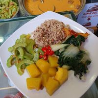 Economy rice lunch $4.50 at Ying Garden Vegetarian 颖园素食 in Central Singapore