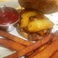 BBQ Burger at A Live Kitchen in Queens