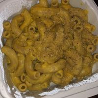 Mac n cheese at A Live Kitchen in Queens