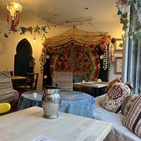 Lovely atmosphere   at Delhish in Oxford