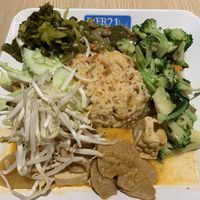 Free extra veggie toppings at Terminal 21 - Pier 21 Food Court Stall in Pattaya