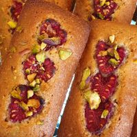 Almond and pistachio cake at Sixta in Toulouse