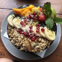 Tropical smoothie bowl at Salty Swami's in Hikkaduwa