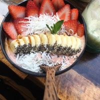 Deliciosa y muy bonita! The "Lam" smoothie bowl at Peace & Bowl in Playa Del Carmen