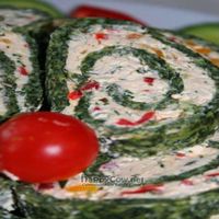 spinach rolls with bell peppers and cream cheese at Lei e Lui in Berlin