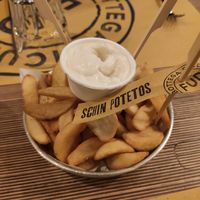 Fries and vegan mayo at FUD in Milan