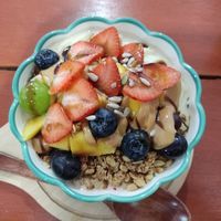 Tropical berry oatmeal with added peanut butter at Every Fresh Bar in Penang