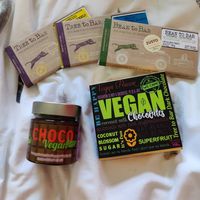 Plusieurs choix de chocolats, dur dur de résister de tout acheter! at The Chocolate Line in Bruges