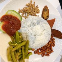 Nasi lemak rice is inconsistent blue-ish. The only good thing probably is the chilli only. The mock meat looks pathetic (it was only thinly 1 slice) 🥺 at Green Bliss Habitat 綠福苑 - Fortune Centre in Central Singapore